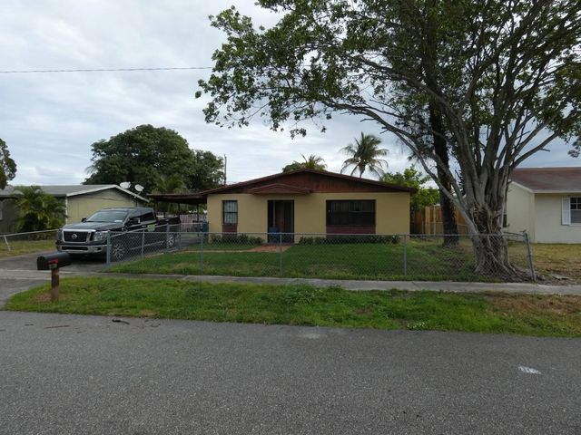 4 of 12 - 2350 Nw 1st Street, Boynton Beach, FL