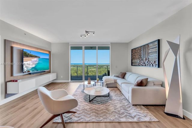 14951 Royal Oaks Lane #2201, North Miami