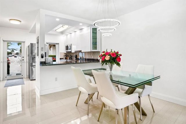 5 of 39 - 2500 Diana Drive #104, Hallandale Beach, FL