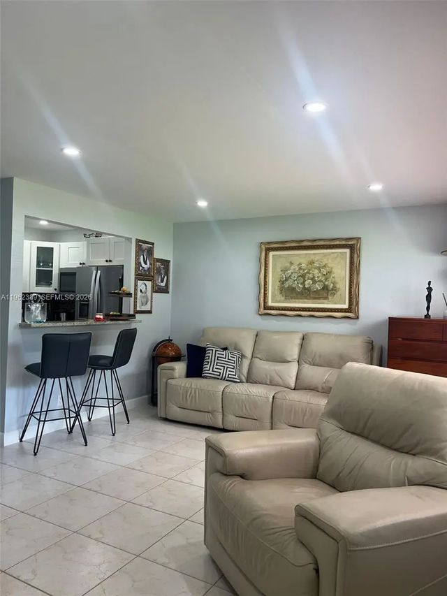 3 of 19 - 35 Camden #b, West Palm Beach, FL