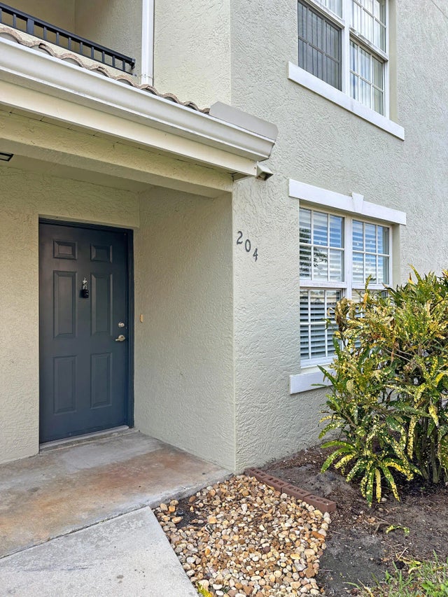 Photo of Listing #R11162236