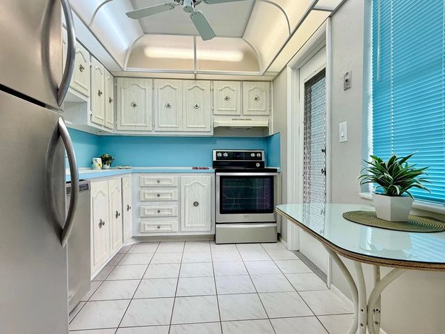 3 of 40 - 4401 Nw 41st Street #104, Lauderdale Lakes, FL
