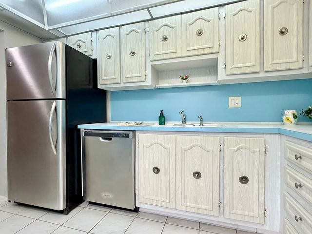 5 of 40 - 4401 Nw 41st Street #104, Lauderdale Lakes, FL