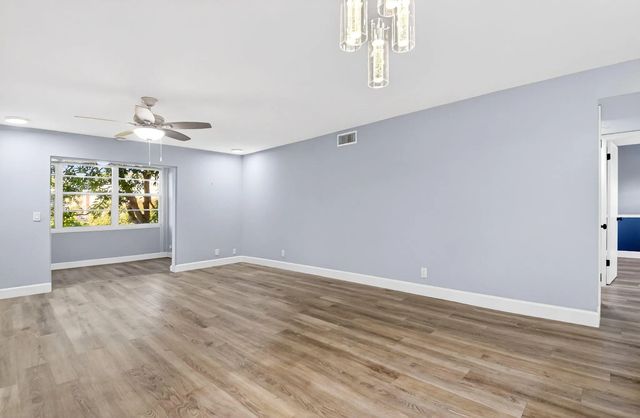 5 of 25 - 2515 Ne 2nd Court #204, Boynton Beach, FL