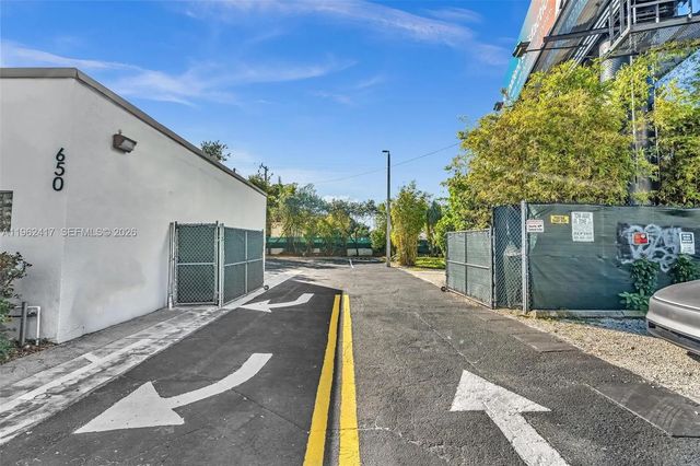 5 of 40 - 650 Ne 167th Street, Miami, FL