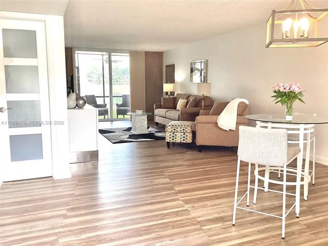 9423 S Hollybrook Lake Drive #106, Pembroke Pines
