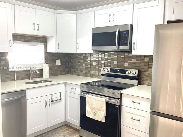 5 of 75 - 9423 S Hollybrook Lake Drive #106, Pembroke Pines, FL