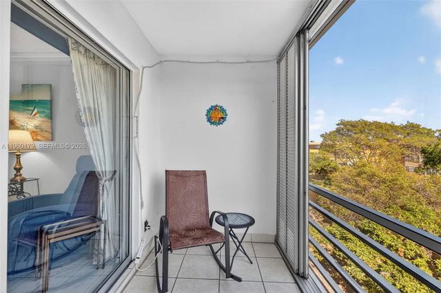 4 of 36 - 2900 Nw 47th Terrace #405b, Lauderdale Lakes, FL