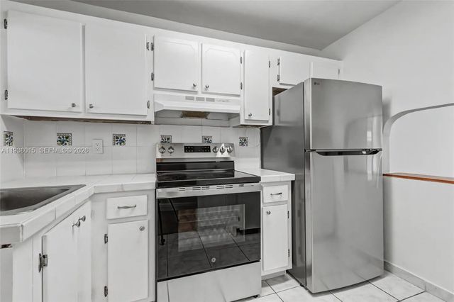 2 of 24 - 2831 Sunrise Lakes Drive E #204, Sunrise, FL