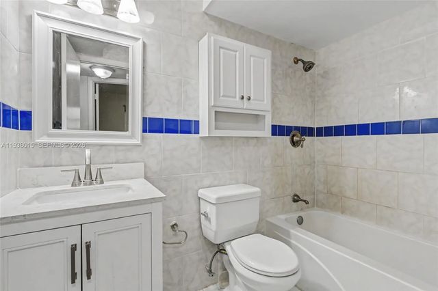 5 of 24 - 2831 Sunrise Lakes Drive E #204, Sunrise, FL