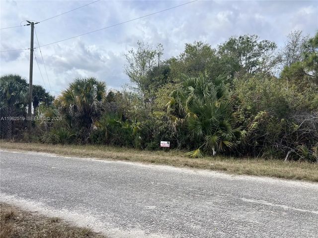 1913 Roderick Lane, Lehigh Acres