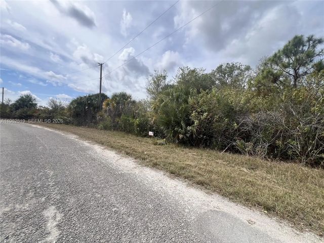 5 of 8 - 1913 Roderick Lane, Lehigh Acres, FL