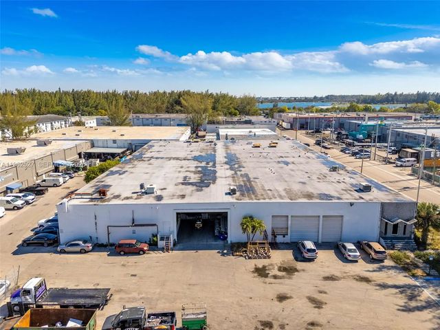 315 W 75th Place, Hialeah