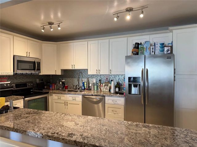 2 of 11 - 19370 Collins Avenue #1022, Sunny Isles Beach, FL