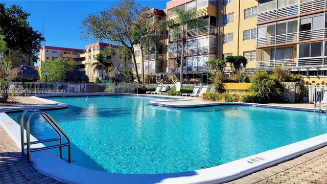 406 Nw 68th Avenue #304, Plantation