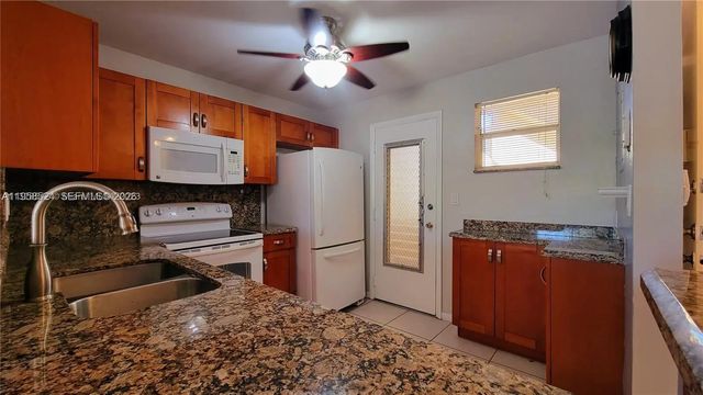 3 of 19 - 406 Nw 68th Avenue #304, Plantation, FL