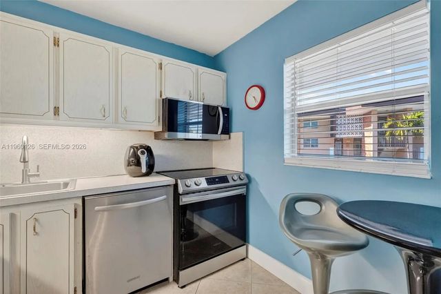 4 of 34 - 2901 Nw 46th Avenue #306, Lauderdale Lakes, FL