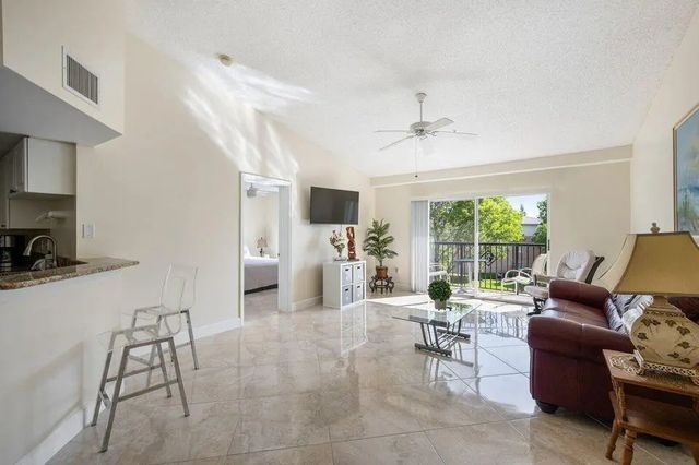 4 of 24 - 1100 Crestwood Court #1110, Royal Palm Beach, FL