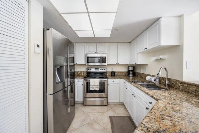 5 of 24 - 1100 Crestwood Court #1110, Royal Palm Beach, FL