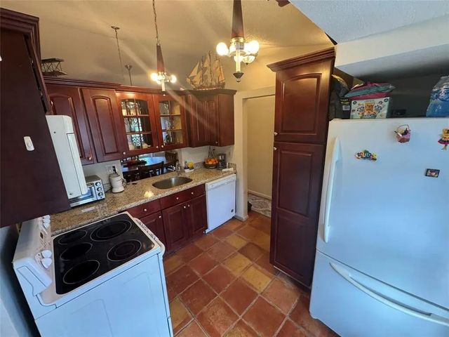 3 of 21 - 715 Gardens Drive #203, Pompano Beach, FL