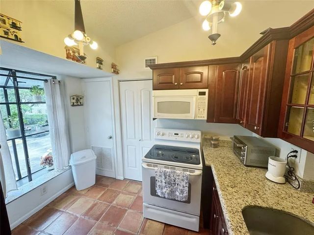 4 of 21 - 715 Gardens Drive #203, Pompano Beach, FL