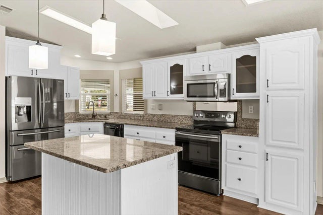 Photo of Listing #R11162390