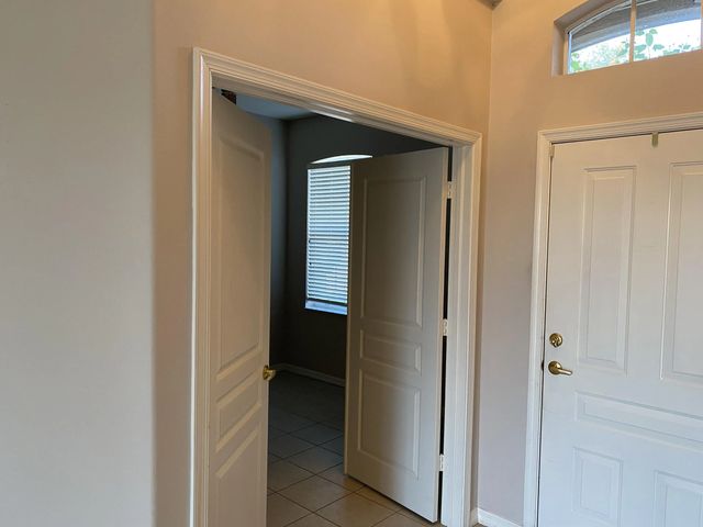 2 of 29 - 546 Nw Waverly Circle, Port St. Lucie, FL
