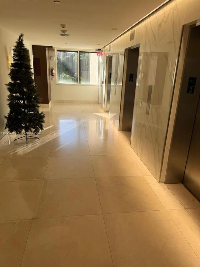 3 of 17 - 540 Brickell Key Drive #1505, Miami, FL
