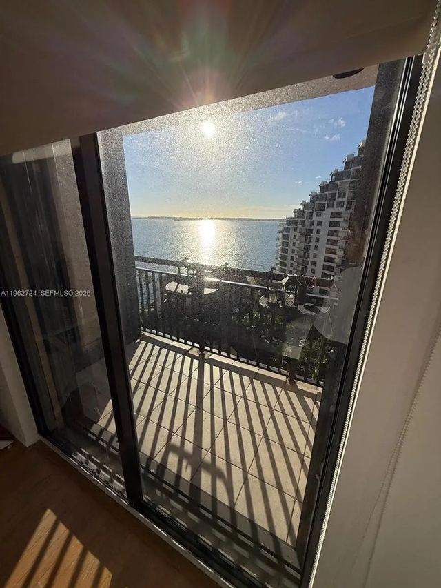 4 of 17 - 540 Brickell Key Drive #1505, Miami, FL