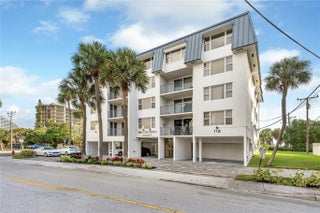 Photo of Listing #F10549512