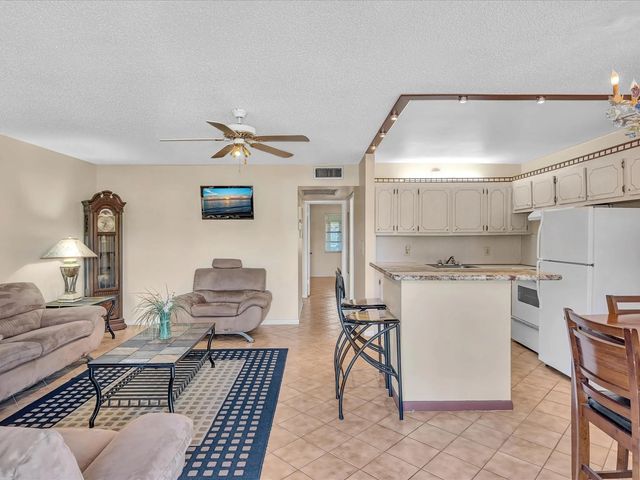 4 of 84 - 238 Ventnor Q #238, Deerfield Beach, FL
