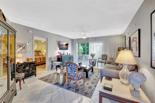 3 of 28 - 4000 Nw 44th Avenue #405, Lauderdale Lakes, FL