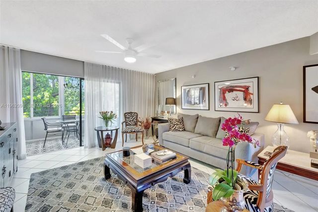 4 of 28 - 4000 Nw 44th Avenue #405, Lauderdale Lakes, FL