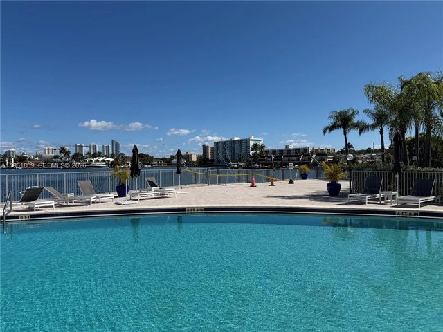 16546 Ne 26th Avenue #6h, North Miami Beach