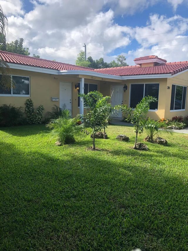 2 of 26 - 2210 Ne 36th Street #a&b, Lighthouse Point, FL