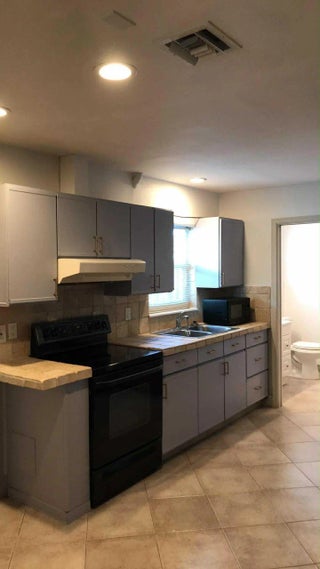 Photo of Listing #R11162573