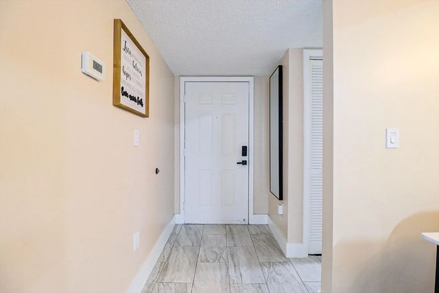 5 of 87 - 450 Palm Circle #106, Pembroke Pines, FL