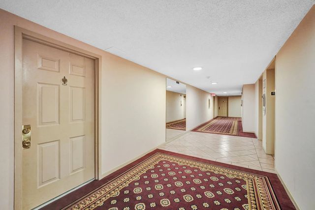 4 of 37 - 5600 N Flagler Drive #805, West Palm Beach, FL