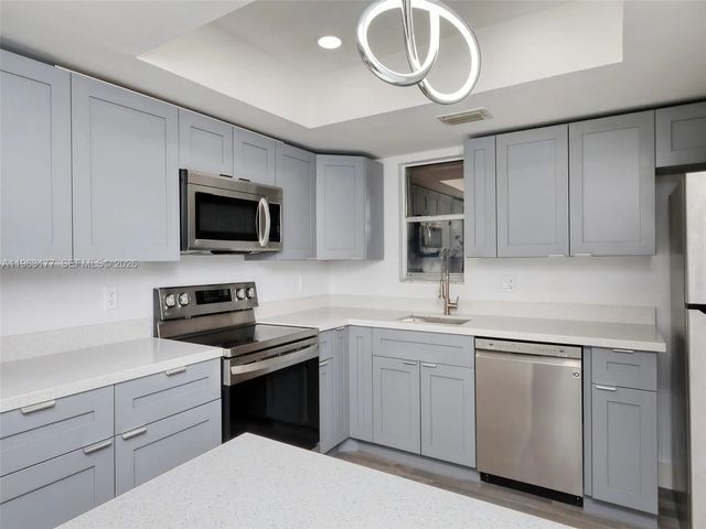 3 of 37 - 1901 Coquina Way, Coral Springs, FL