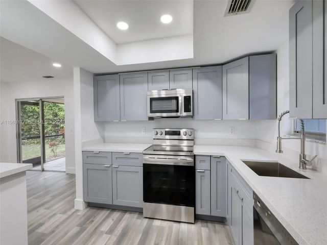4 of 37 - 1901 Coquina Way, Coral Springs, FL
