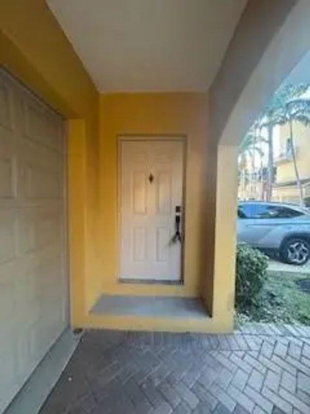 2337 Vintage Drive, Lighthouse Point