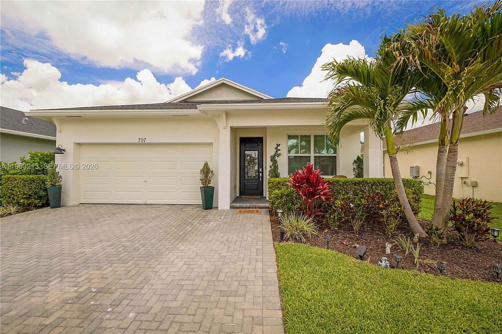 797 Se Bloomfield Road, Port St. Lucie