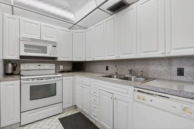 2 of 15 - 2403 Antigua Circle #b4, Coconut Creek, FL