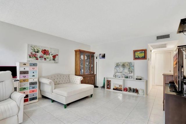 4 of 23 - 4076 Newport Q #4076, Deerfield Beach, FL