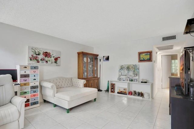 5 of 23 - 4076 Newport Q #4076, Deerfield Beach, FL