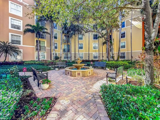 3 of 39 - 630 S Sapodilla Avenue #218, West Palm Beach, FL