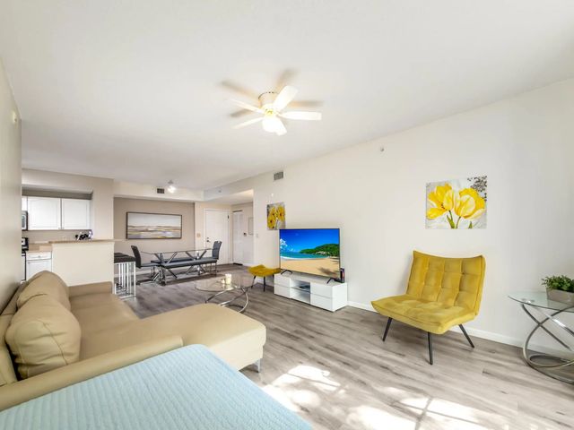 4 of 39 - 630 S Sapodilla Avenue #218, West Palm Beach, FL