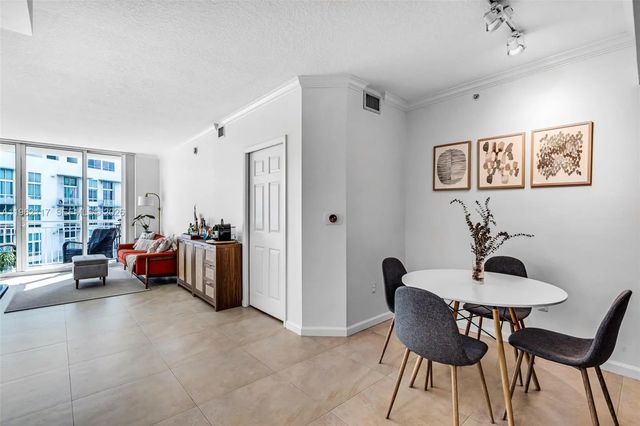 4 of 39 - 2000 N Bayshore Drive #909, Miami, FL