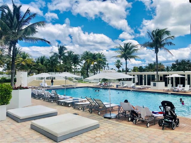 10275 Collins Avenue #427, Bal Harbour
