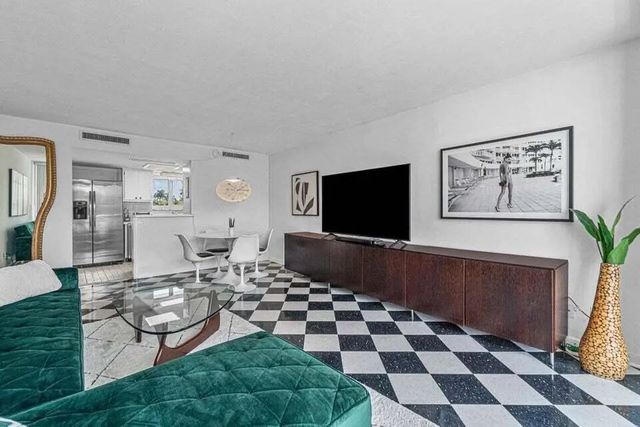 5 of 27 - 2505 S Ocean Boulevard #303, Palm Beach, FL